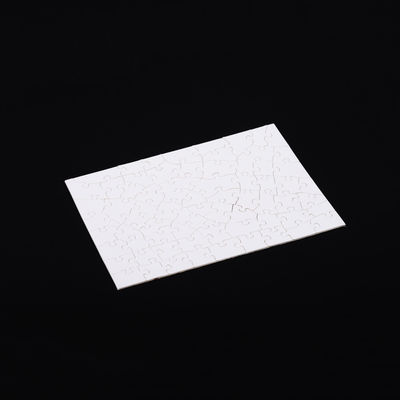 Un bon prix. Puzzle éducatif en blanc de forme irrégulière en ligne