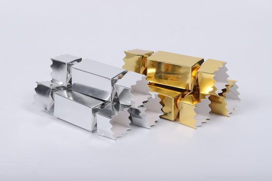 Un bon prix. Carton de jeu irrégulier Boîte cadeau de stockage en ligne