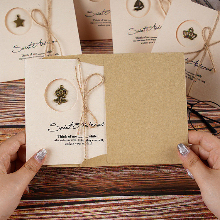 Des cartes de vœux innovantes pour les occasions modernes anniversaire / anniversaire / merci / guérissez-vous / diplôme