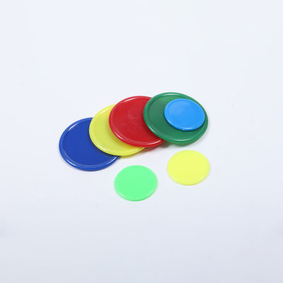 Un bon prix. Jeux de société éducatifs de table accessoires dés en résine plastique en ligne